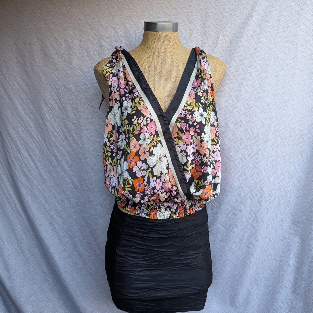 Joie Floral Surplice Blouse Womens Medium Black Pink Orange Excellent Top